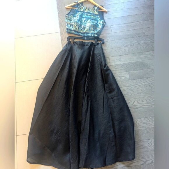2 Piece Indian Lengha With multi Color Top Maxi A-line Skirt - Size S BNWOT - Picture 2 of 9